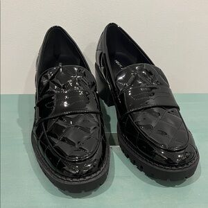 NWOB Marc Fisher Quilted Glossy Loafers in Black Womens 8 block heel